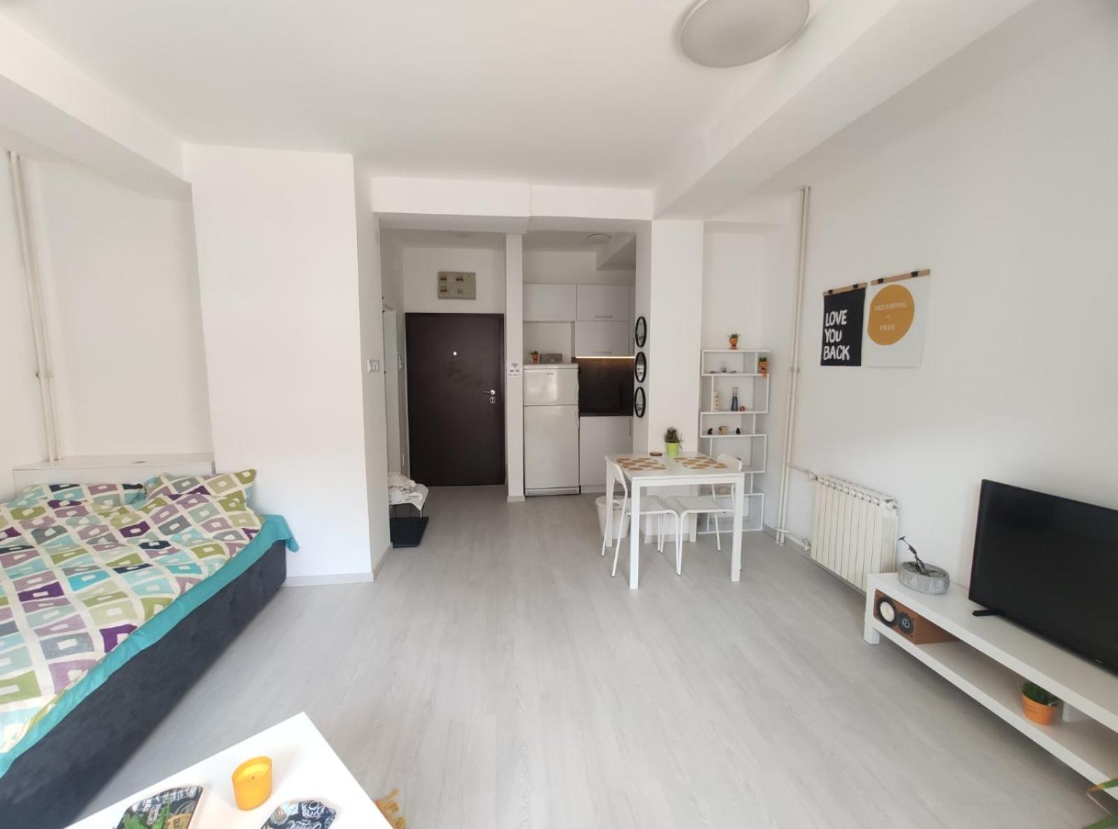 City Center White Apartment! Skopie Exterior foto